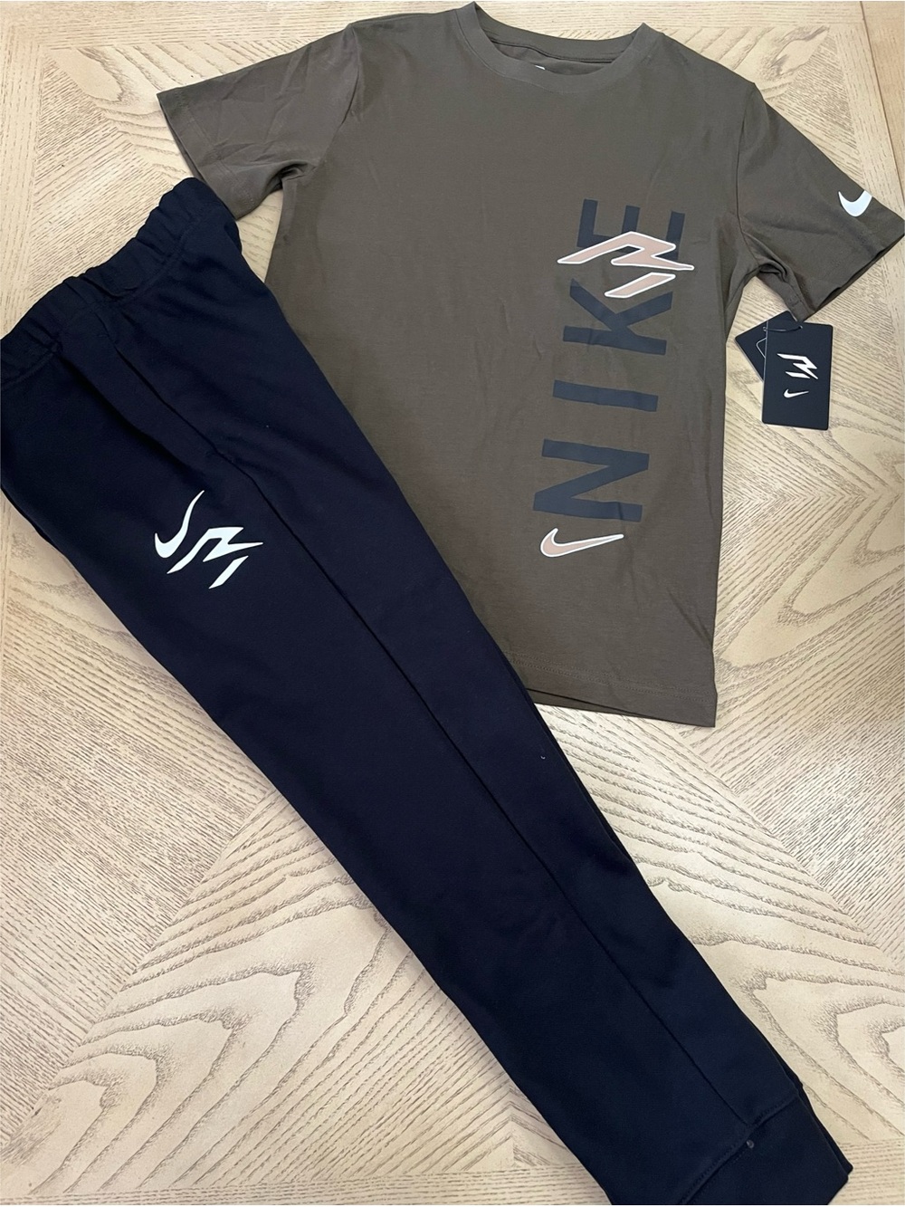 *NWT* Boys Nike 3BRAND Short Sleeve Tee & Pant Size M